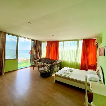 Jackie 4* Golden Sands