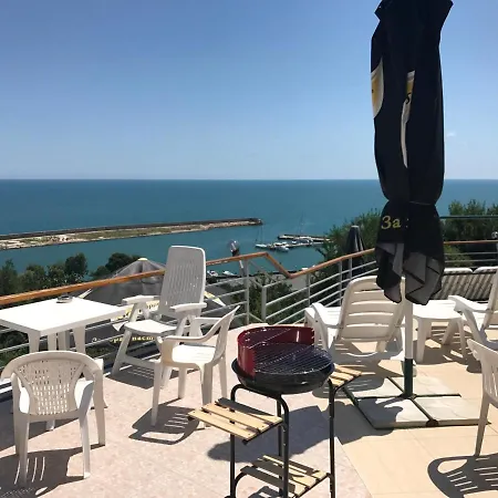 Jackie גולדן סנדס