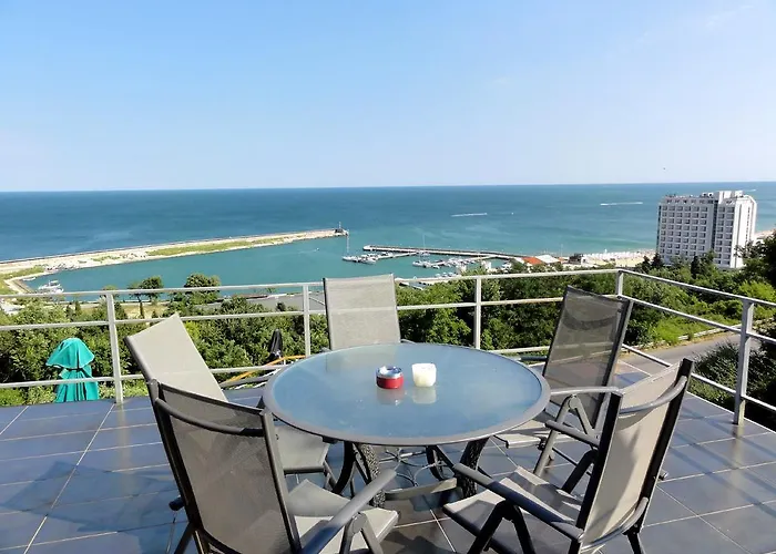 Jackie בית הארחה 4*