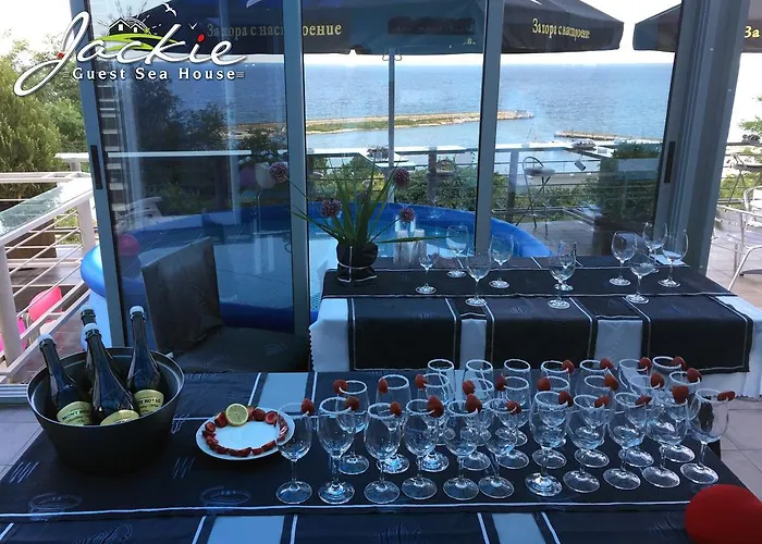 Jackie 招待所 金沙